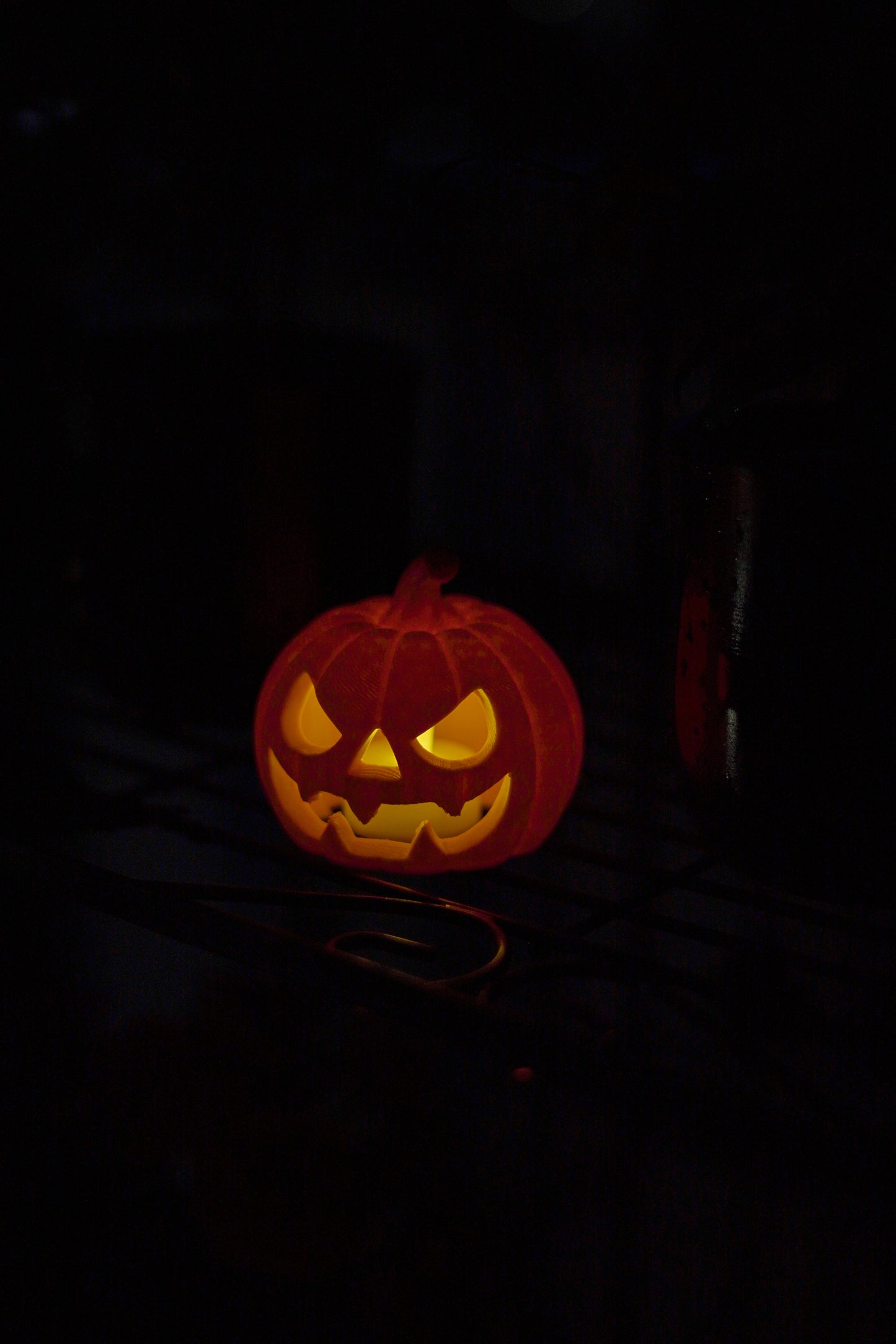 Kürbis Figur – Herbst & Halloween Deko mit LED-Teelicht