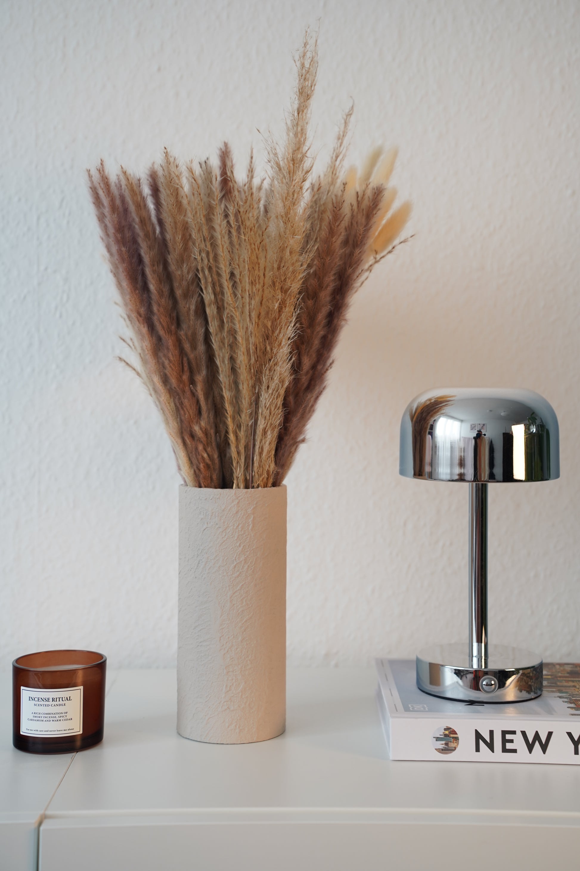 Design Vase Slanciato in Beige – schlanke Vase, handveredelt, Made in Germany