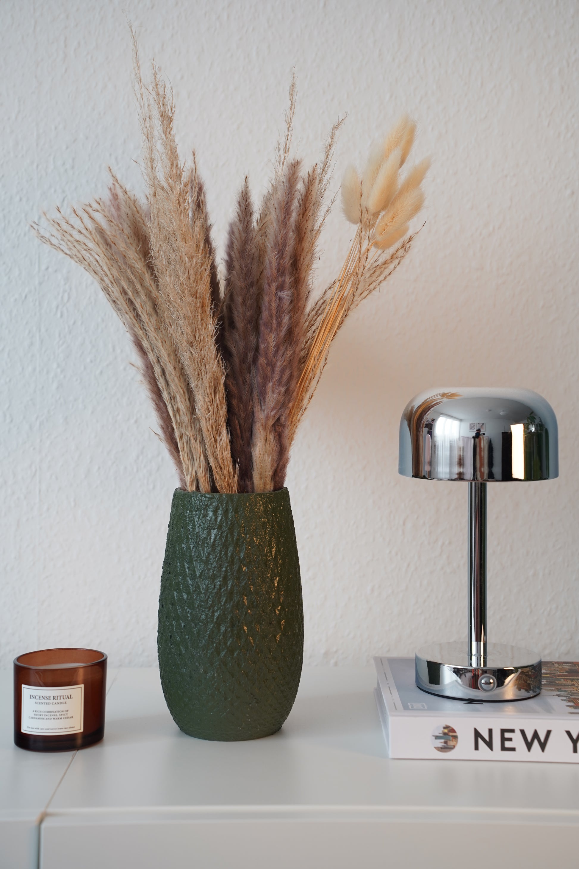 Design Vase Sam in Olivgrün – handveredelte Design Vase von Saen-Design